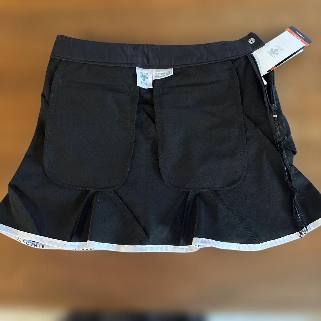 DESCENTE ブラック フレアスカート
