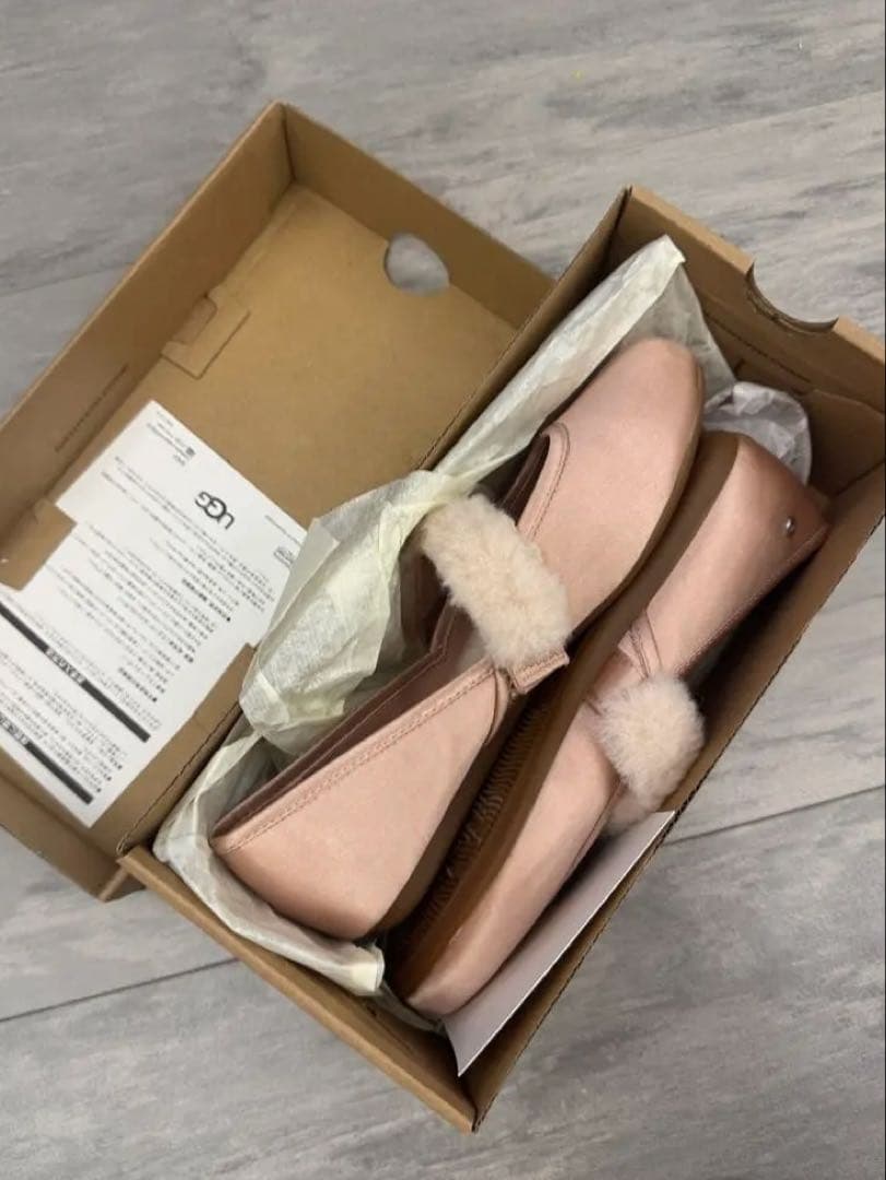 UGG バレーシューズ　ムートン　ベージュピンク　定価17600
