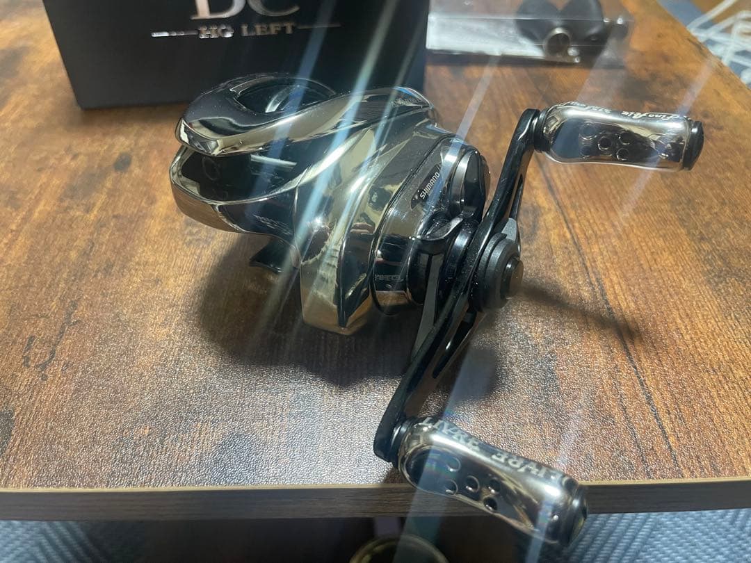 シマノ　21アンタレスDC HG LEFT LIVREハンドルノブ付き