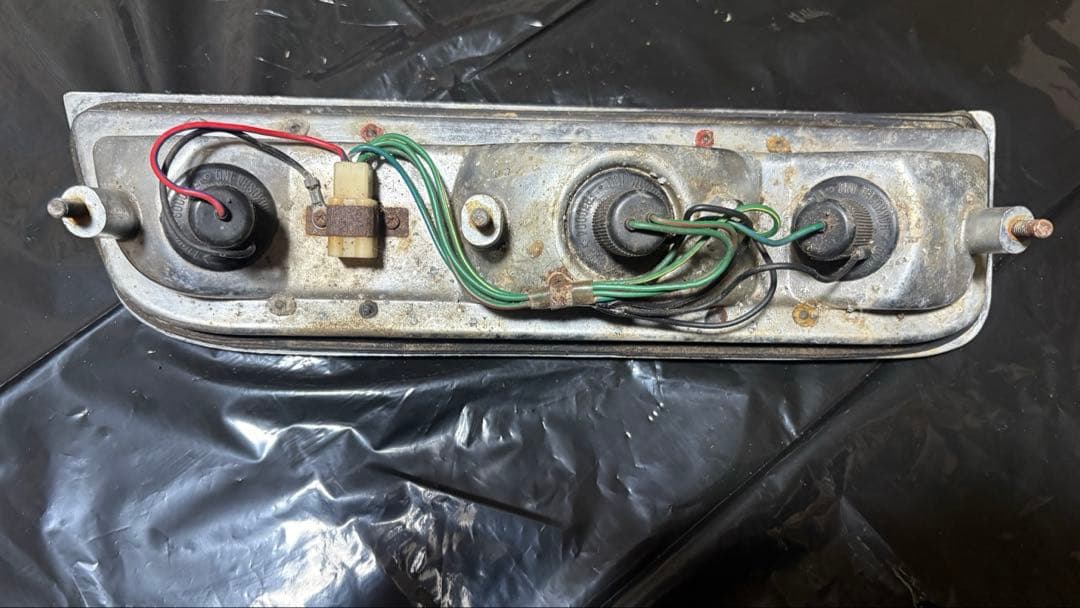 イスズ 117 クーペ PA90 ハンドメイド テール 純正 当時物 旧車