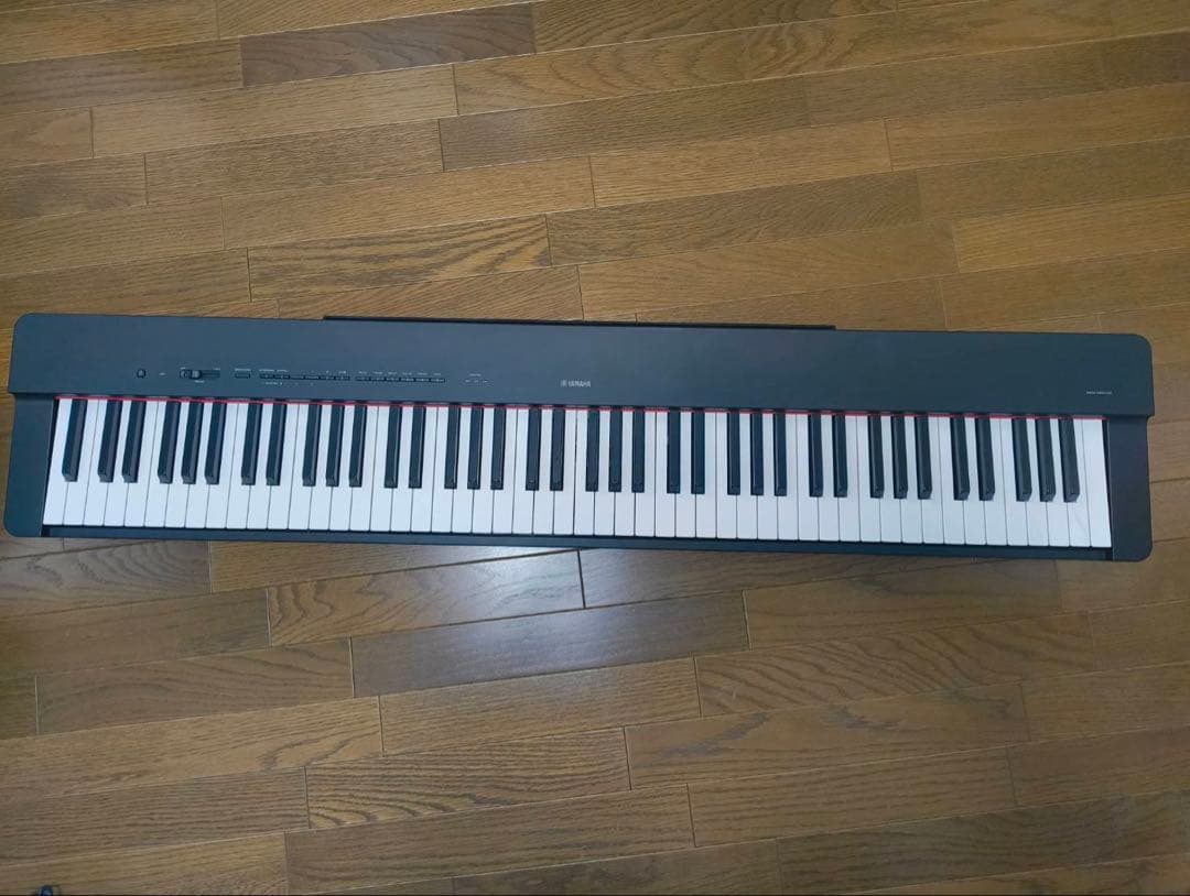 ヤマハ　P225B 電子ピアノ　キーボード　ブラック