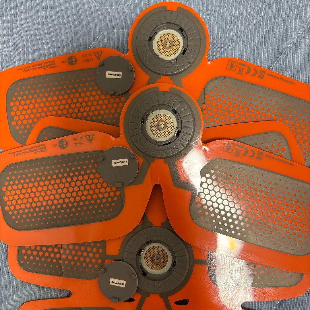 【正規品】電池とシート付　シックスパッド SIXPAD 3点セット