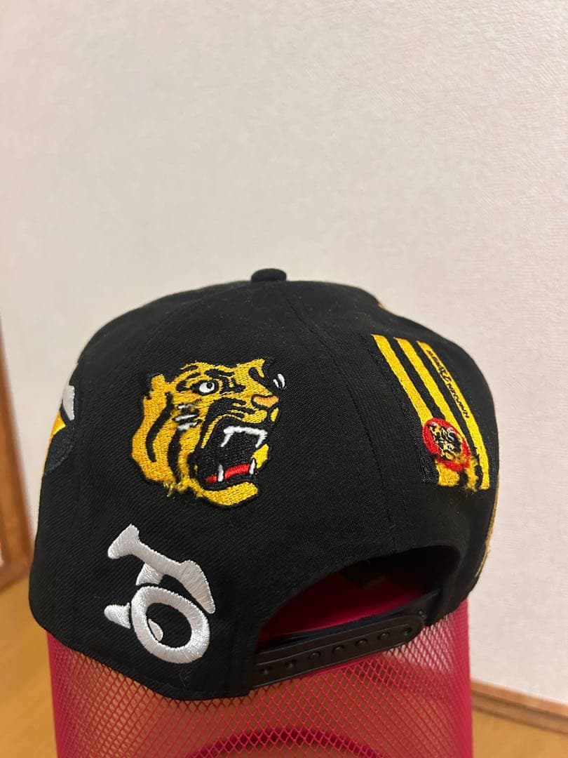 阪神タイガース ニューエラ　NEW ERA 希少初代モデル！トラッキー付き