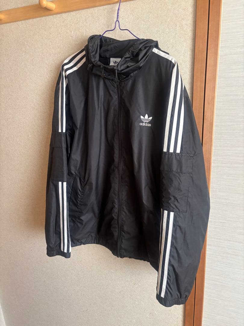 adidas ウィンドブレーカー XL