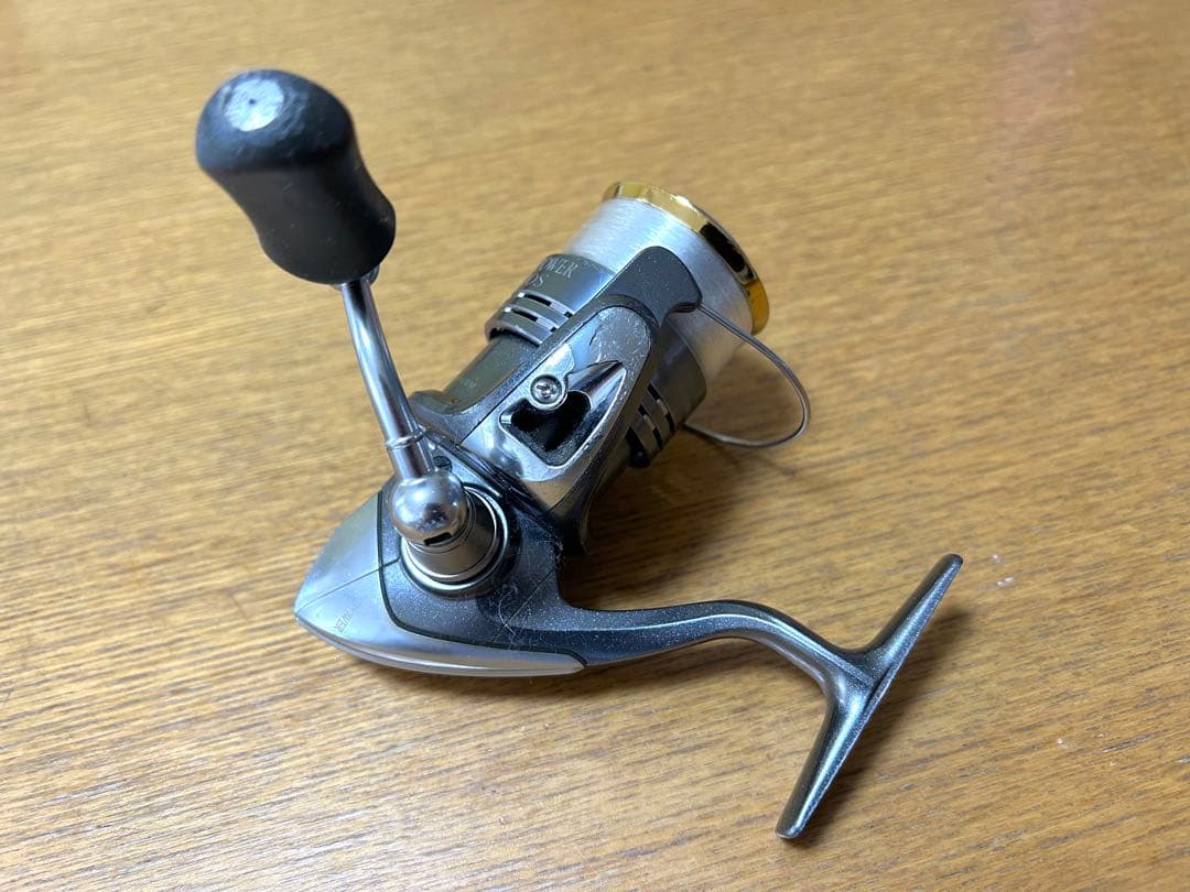 TW POWER 2500S シマノスピニングリール　【ジャンク扱い】
