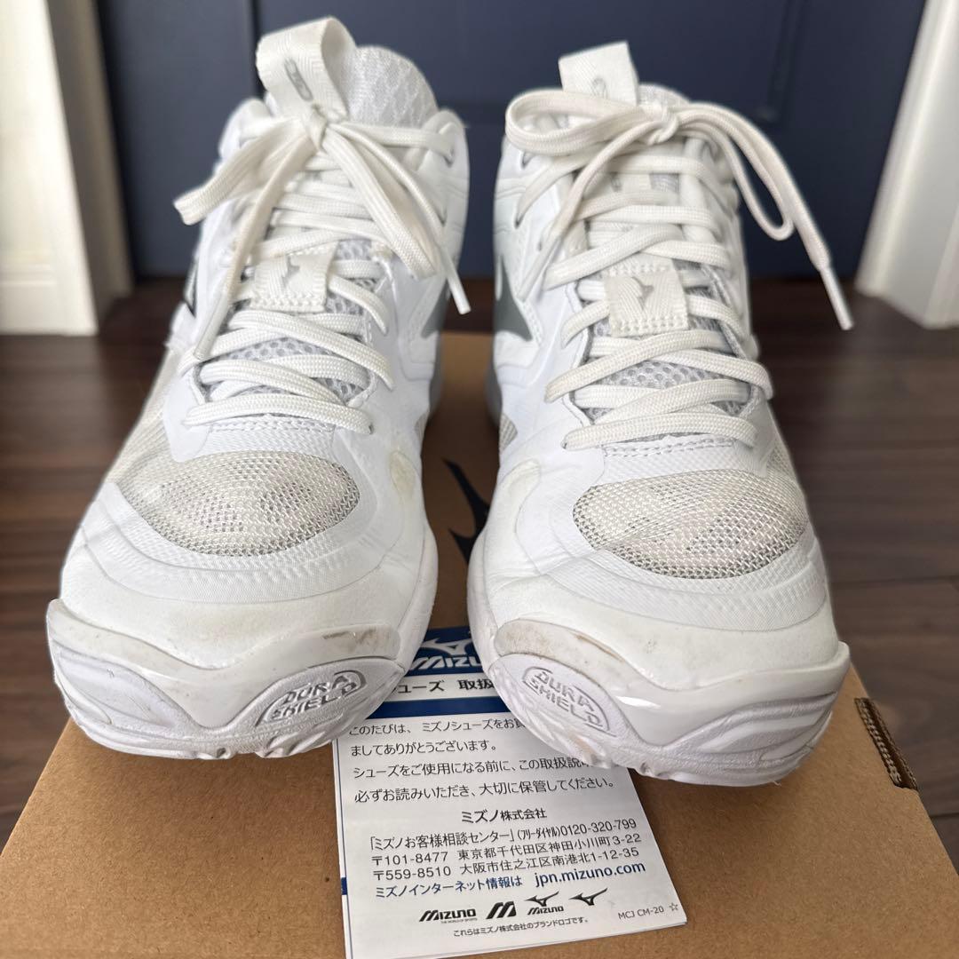 MIZUNOウエーブモーメンタム エリート ミッド バレーボールシューズ24.5