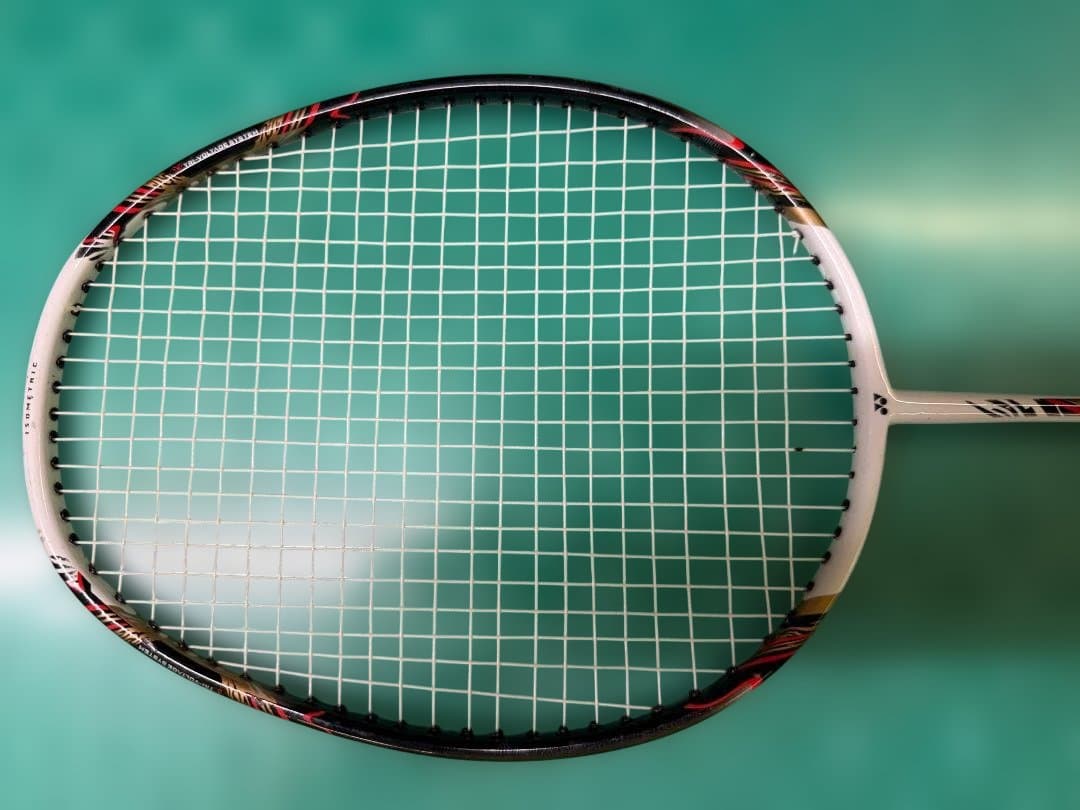 ラケット YONEX VOLTRIC 80 3UG4
