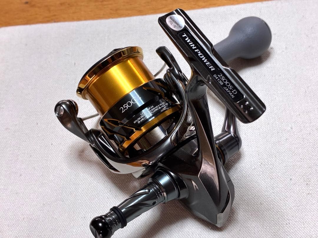 【訳有り品】シマノ リール20ツインパワー2500S【カスタム品】