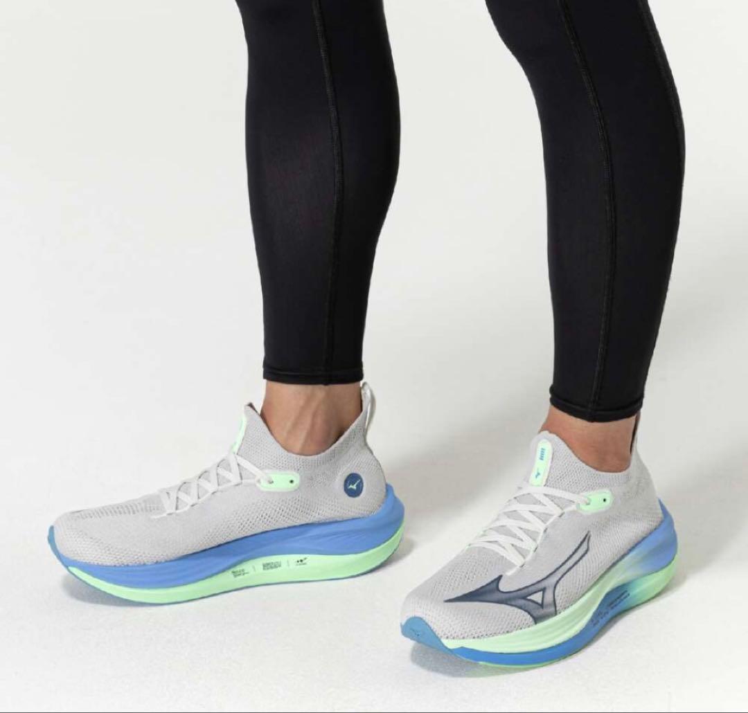 【新品未使用】ミズノ MIZUNOランニング シューズ ネオビスタ25.0
