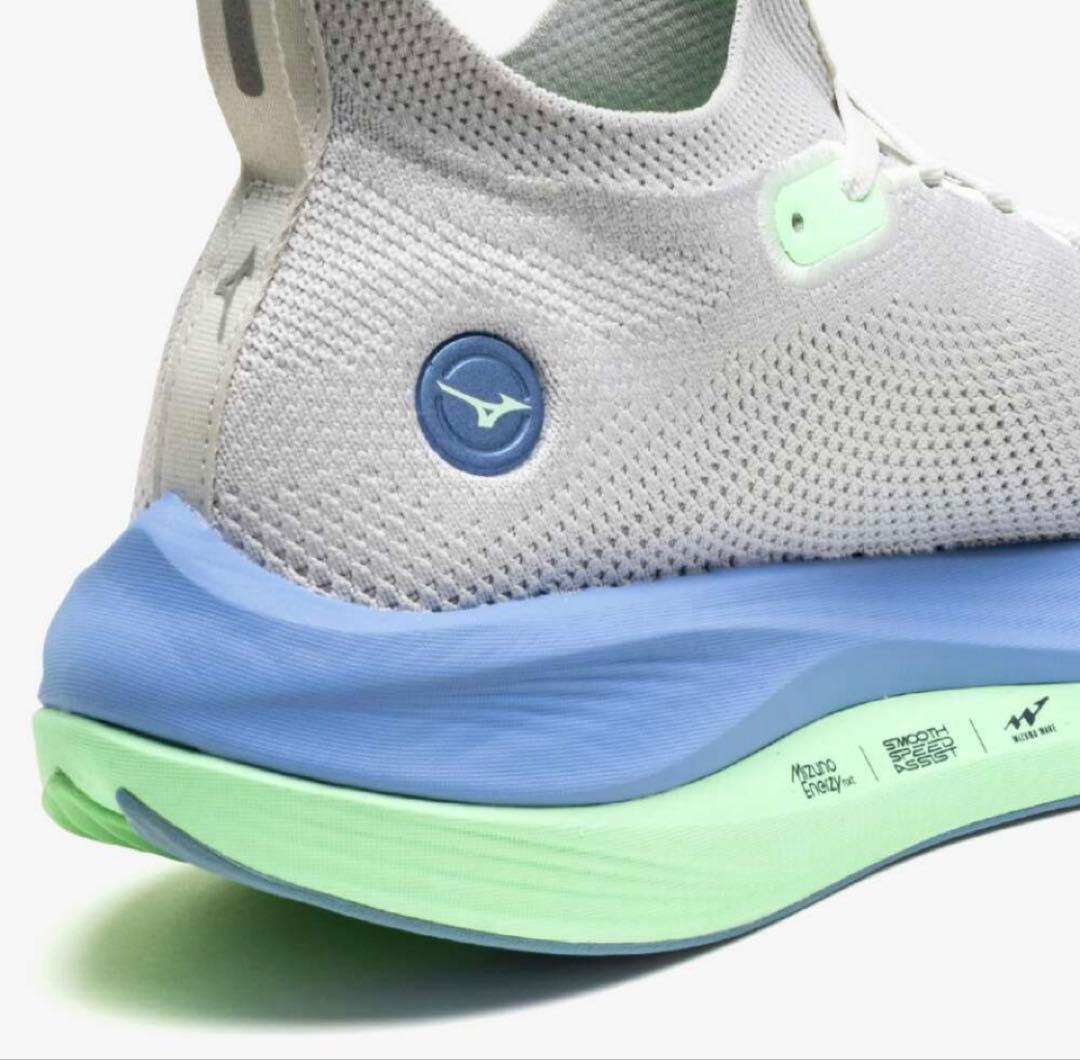 【新品未使用】ミズノ MIZUNOランニング シューズ ネオビスタ25.0