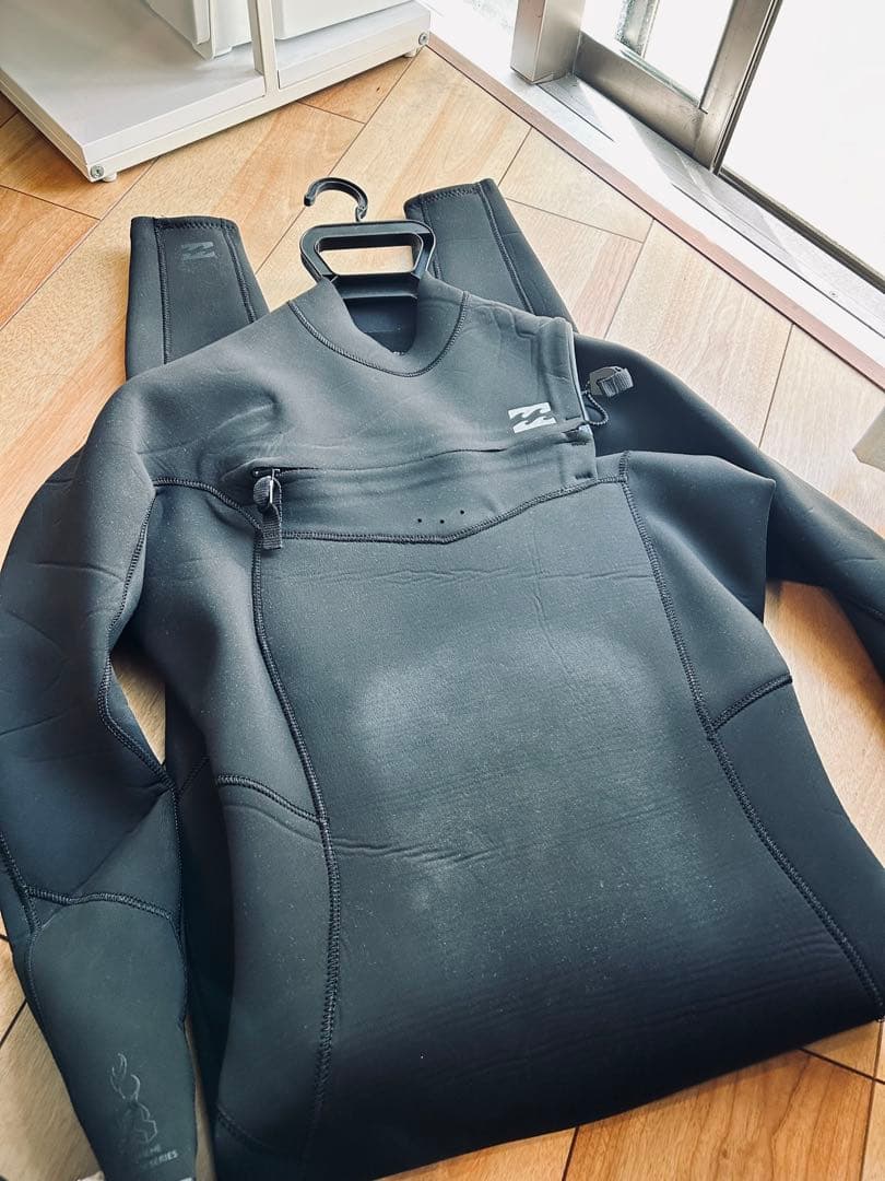 ビラボン　billabong ウェットスーツ　ジャーフル　MLサイズ　既製品