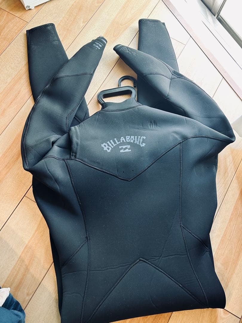 ビラボン　billabong ウェットスーツ　ジャーフル　MLサイズ　既製品