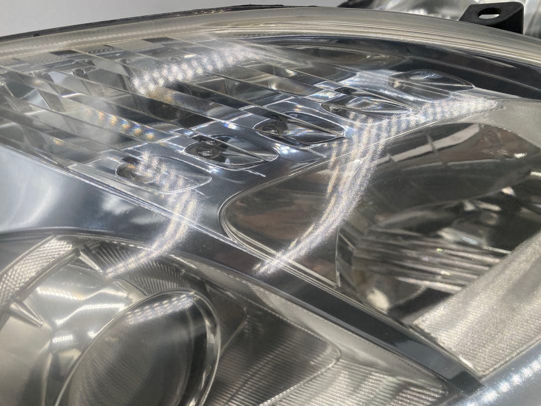 プリウス ZVW30 純正 ヘッドライト 左右HID プロジェクター点灯確認済み