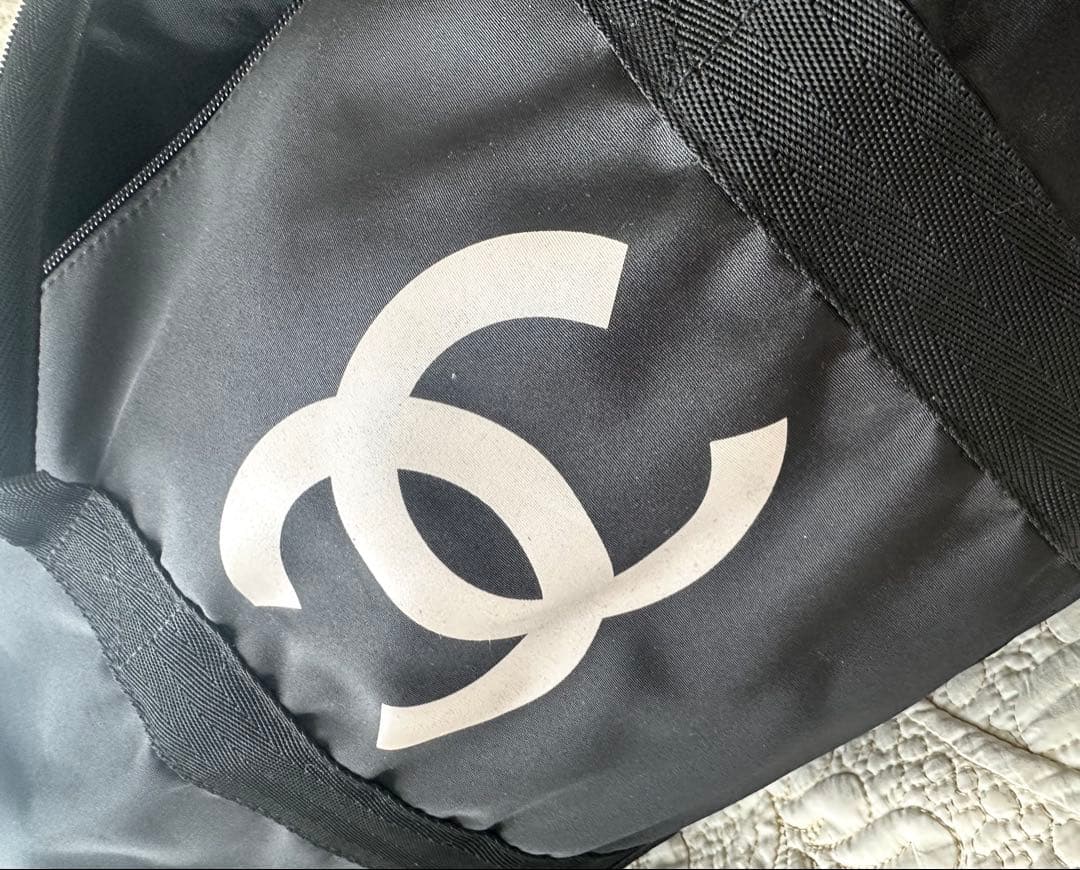 CHANEL ボストンバッグノベルティ　ストラップ付き黒
