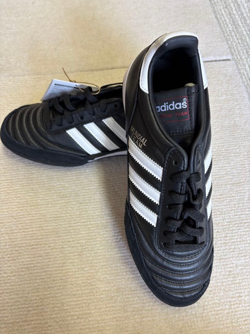 adidas Mundial Team ブラック/ホワイト フットサルシューズ
