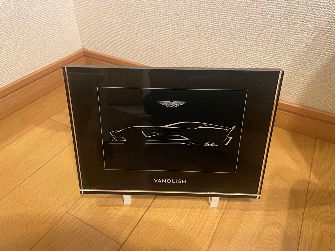 アストンマーチン　ヴァンキッシュ　置物