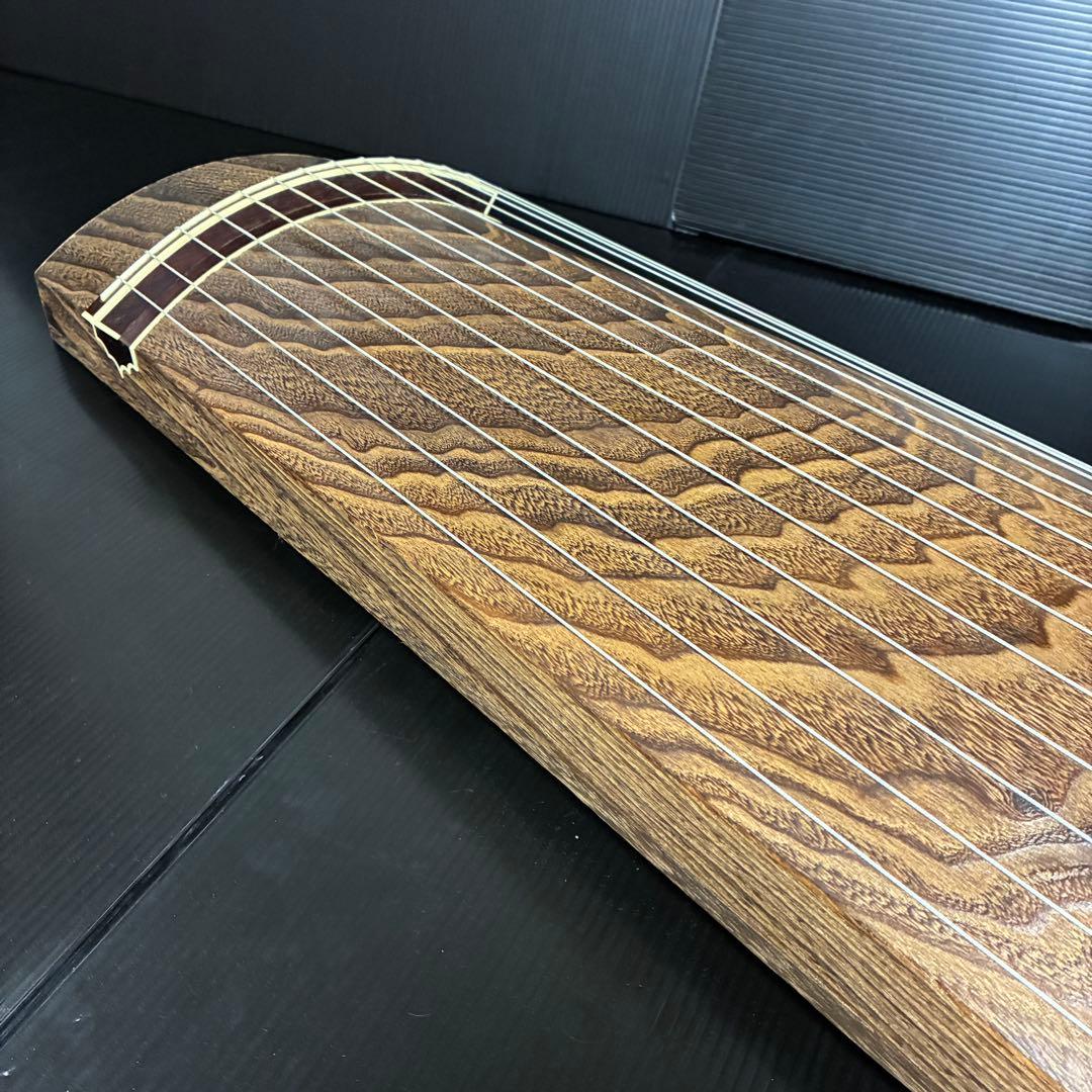 琴 筝 すだれ彫り 上角巻き 紅木装飾 金彩鶴松図 蒔絵口前 並甲 13弦 良品