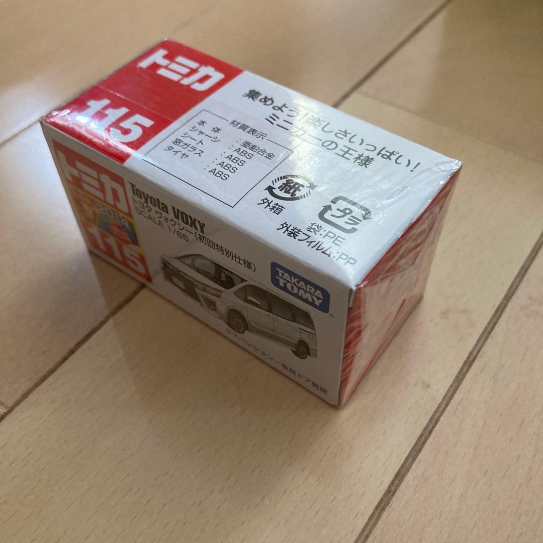 トミカ　ヴォクシー　80 (初回限定カラー) タカラトミー