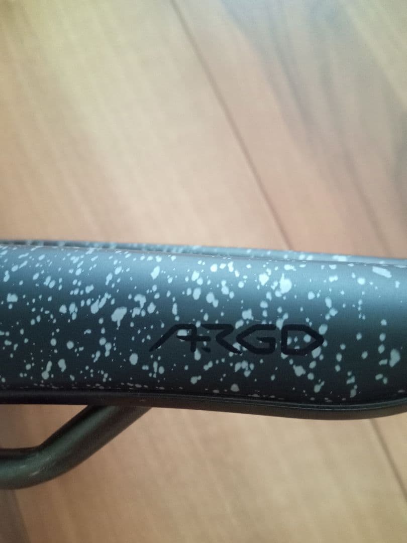 FIZIK(フィジーク) TEMPO ARGO R3 サドル