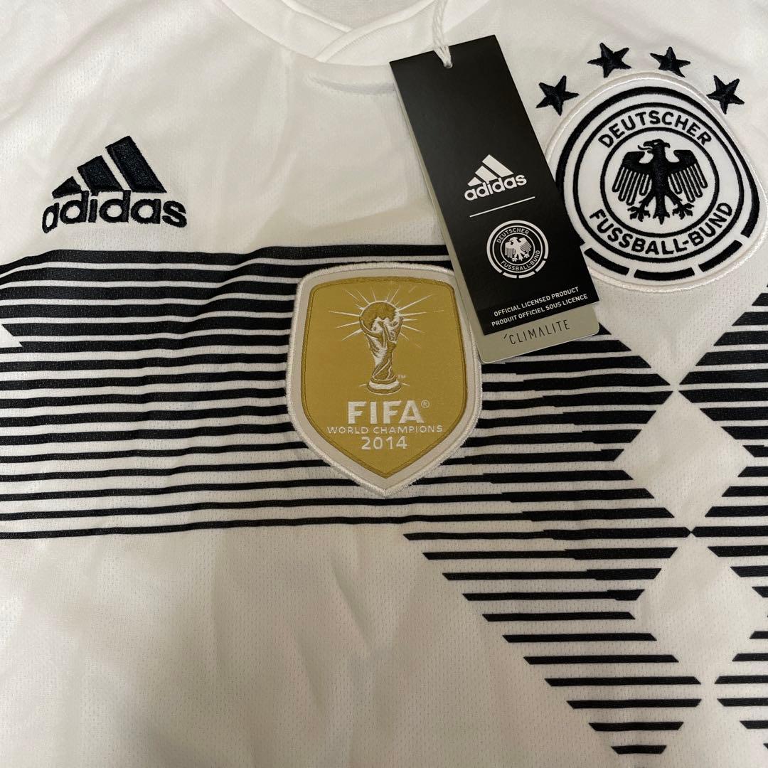 新品　レア　サッカー　ドイツ代表　WC 2014優勝エンブレム