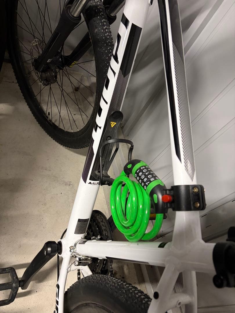 Giant 27.5インチ マウンテンバイク ホワイト