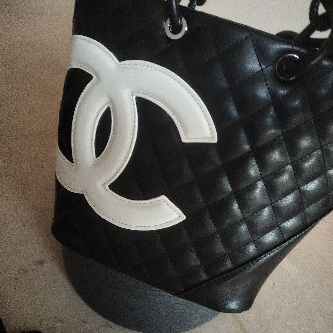 CHANEL ブラック キルティング トートバッグ