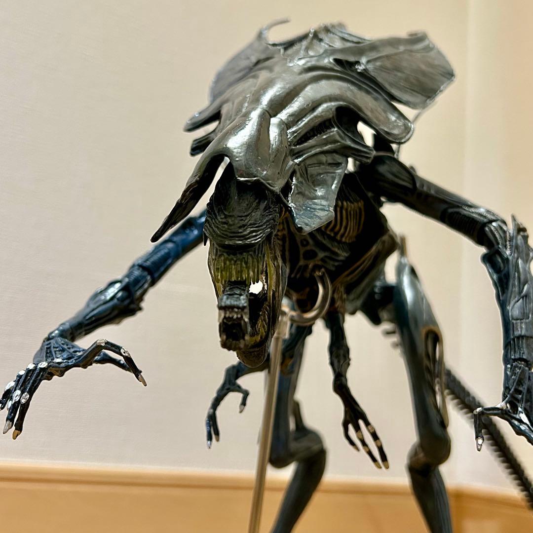 NECA ネカ エイリアンクイーン アクションフィギュア