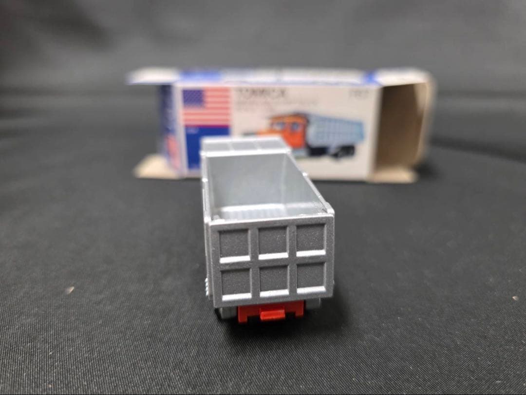 トミカ青箱F67アメリカンダンプトラック(日本製)