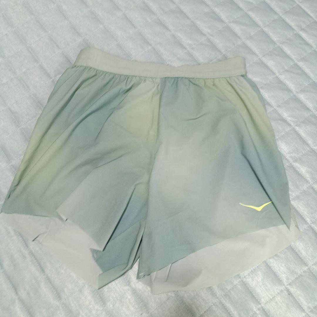 HOKA ONE ONE XS 陸上用シャツ パンツセット　グラデーション