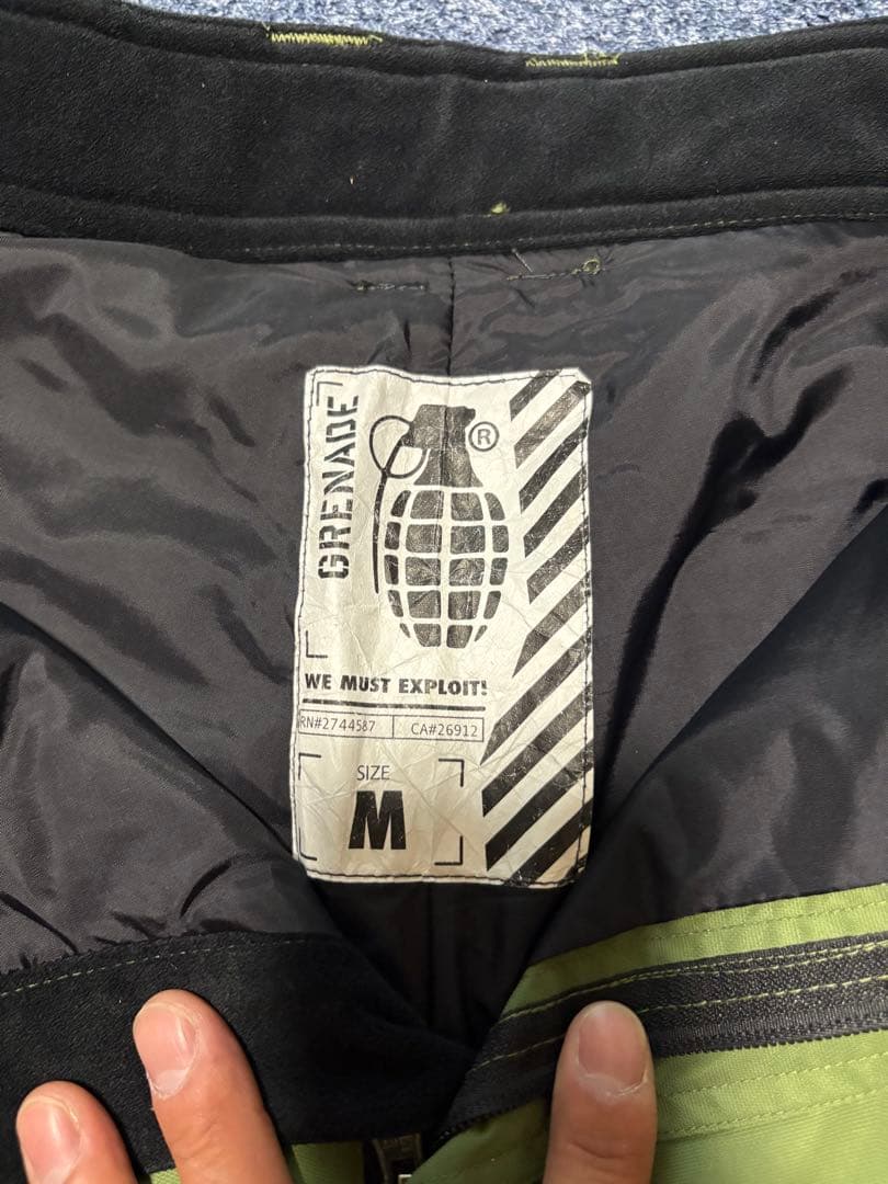 限定モデル　GRENADE グレネード　スノーボードウェア 上下Mサイズ