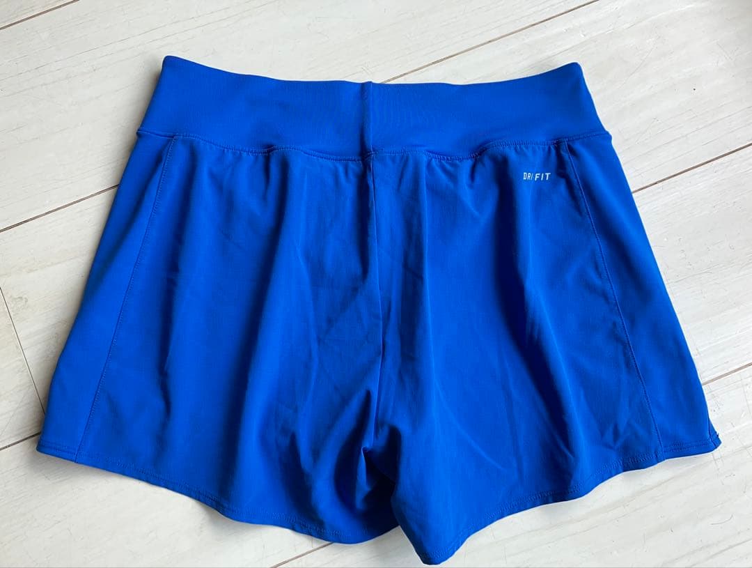 NIKEナイキ＊ロングスリーブシャツとシルエット綺麗なショートパンツセットアップ
