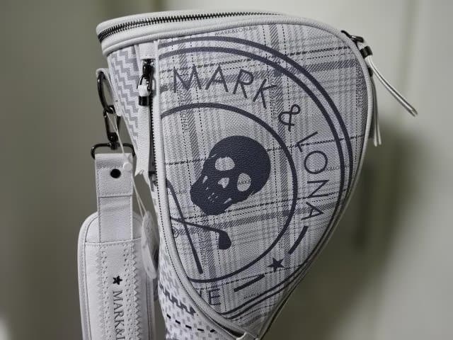 新品!!(定価64900)マークアンドロナ・ゴルフバッグ クラブケース