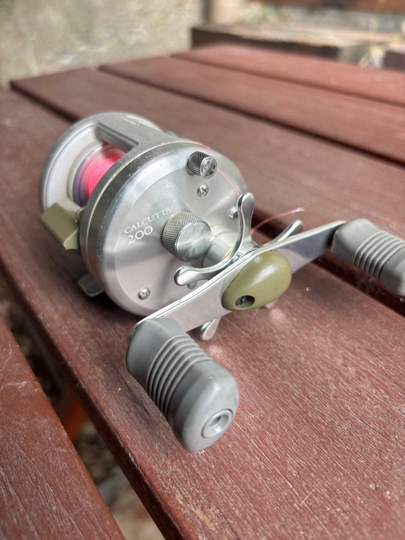 SHIMANO Calcutta 200 ベイトリール シルバー