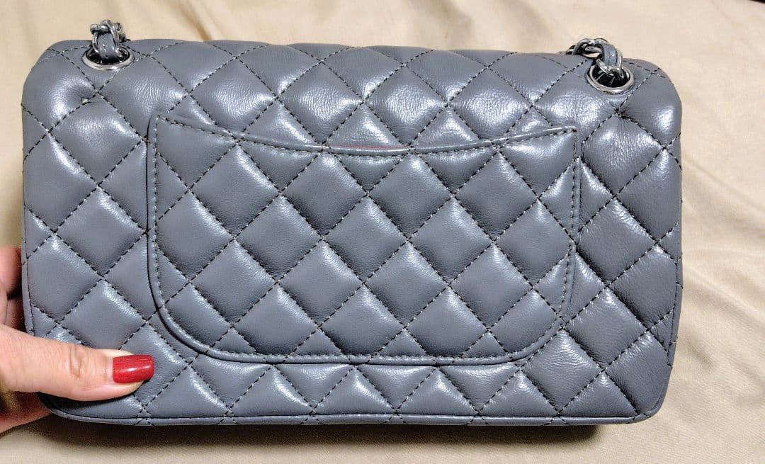 ひ*み様 ‎♡CHANEL♡ グレー キルティング バッグ✨美品✨