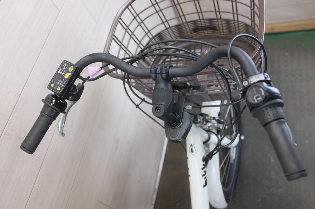 新品タイヤ！BS BIKKE　 20インチ　3段　8.7Ah（4点灯）充電器あり