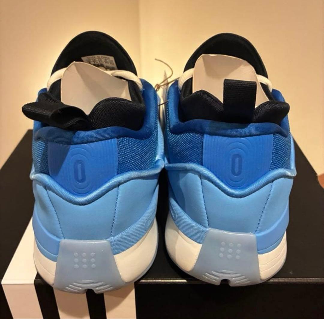 デイム9 adidas