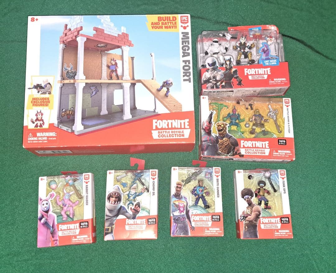 タイムバーゲン今日の夜12時まで9500円　新品　フォートナイトミニフィギュア