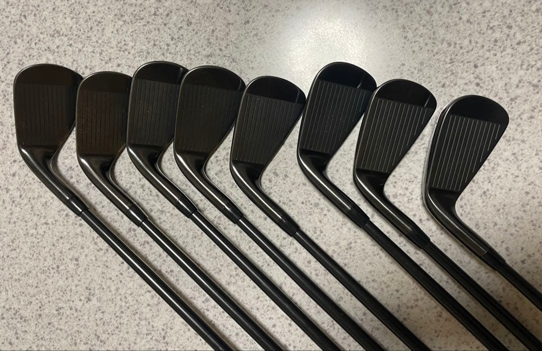 希少美品限定版　 タイトリストT200 Black 8本セット！