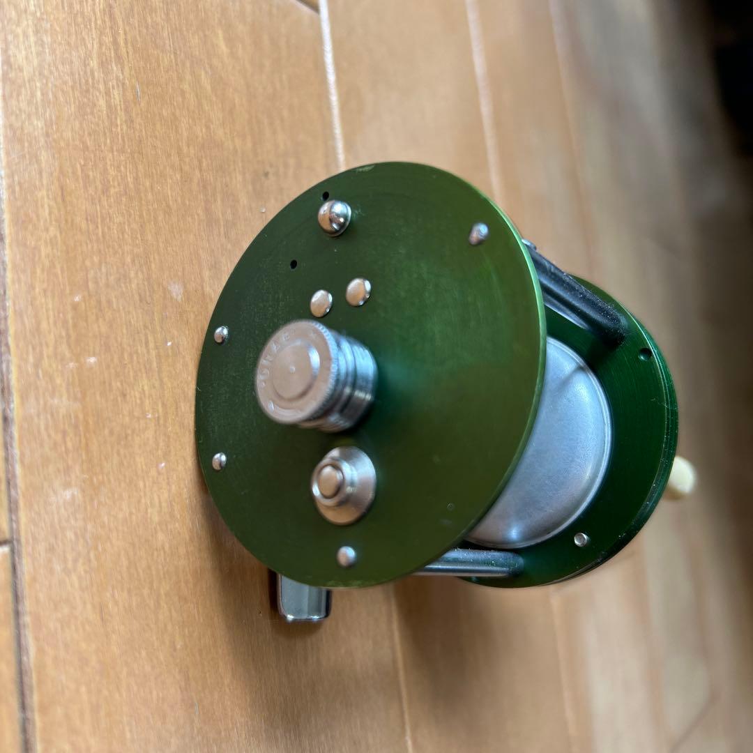 Bronson Green Hornet ダイレクトリール