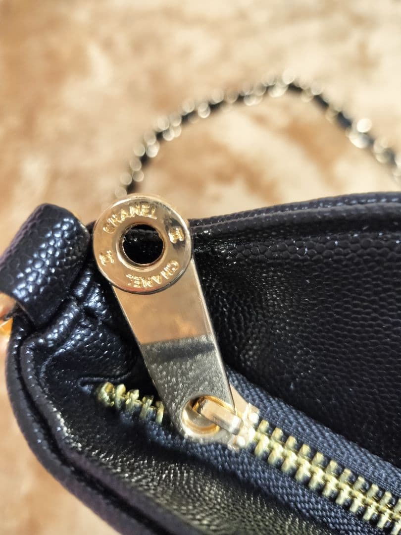 CHANEL ブラックレザーショルダーバッグ ノベルティ