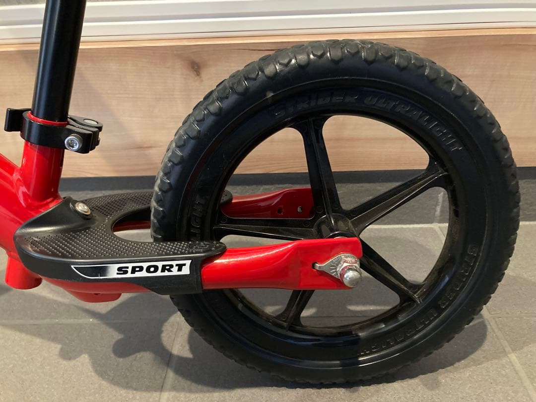 STRIDER ストライダー　スポーツモデル　12インチ