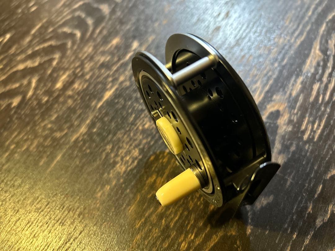 リール FLUEGER Medalist 1494AK
