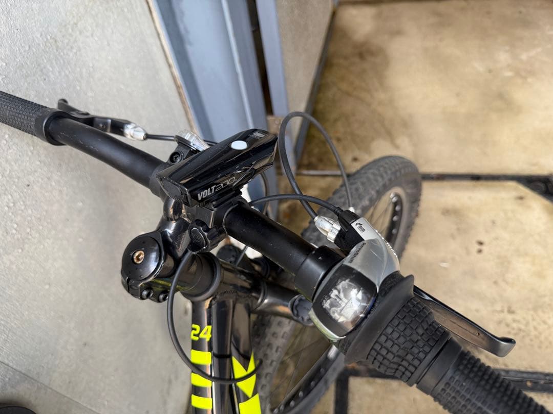 TREK トレック　24インチ マウンテンバイク ジュニア　女性