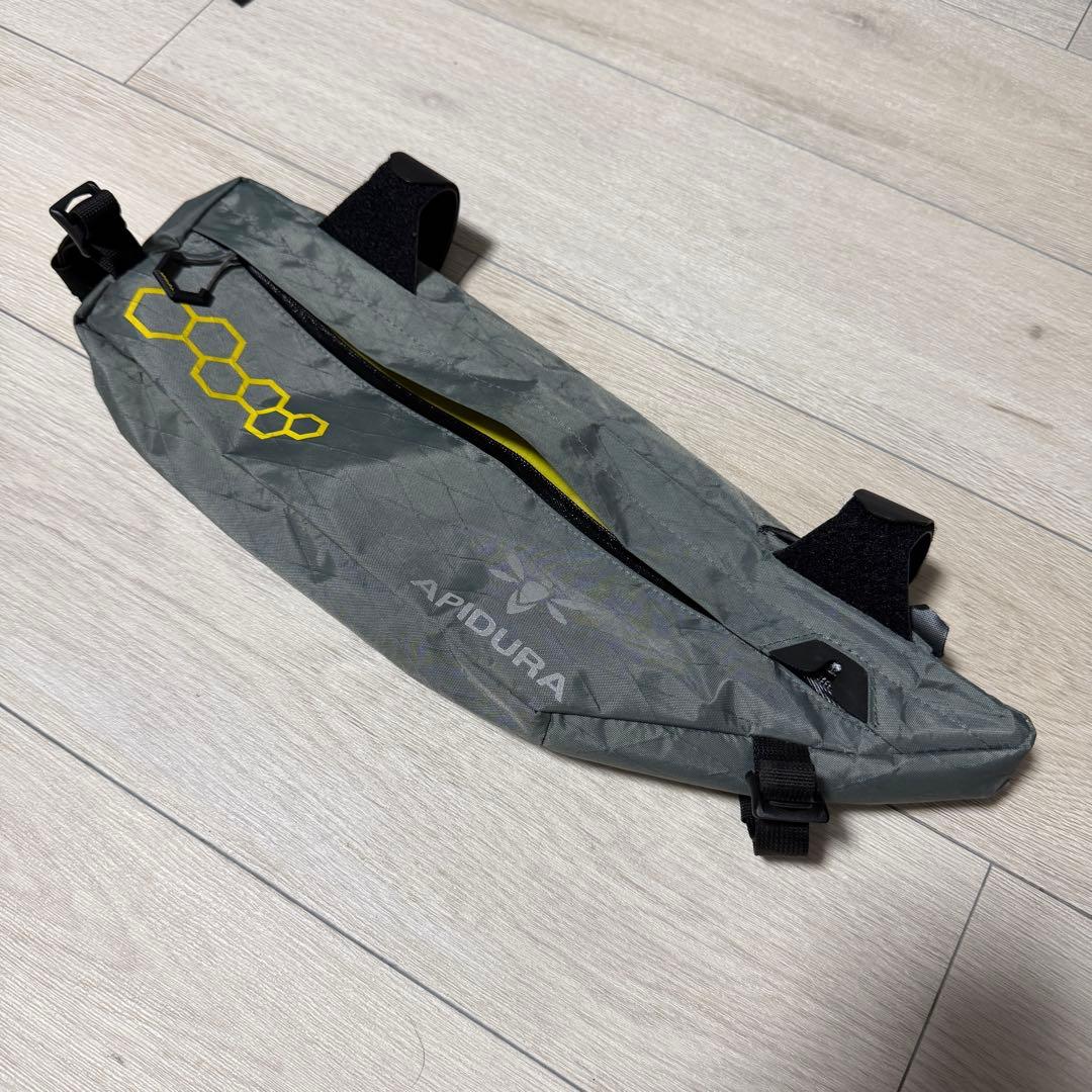 本日限り値下げ・ アピデュラ(APIDURA)フレームバッグ 3L スモール