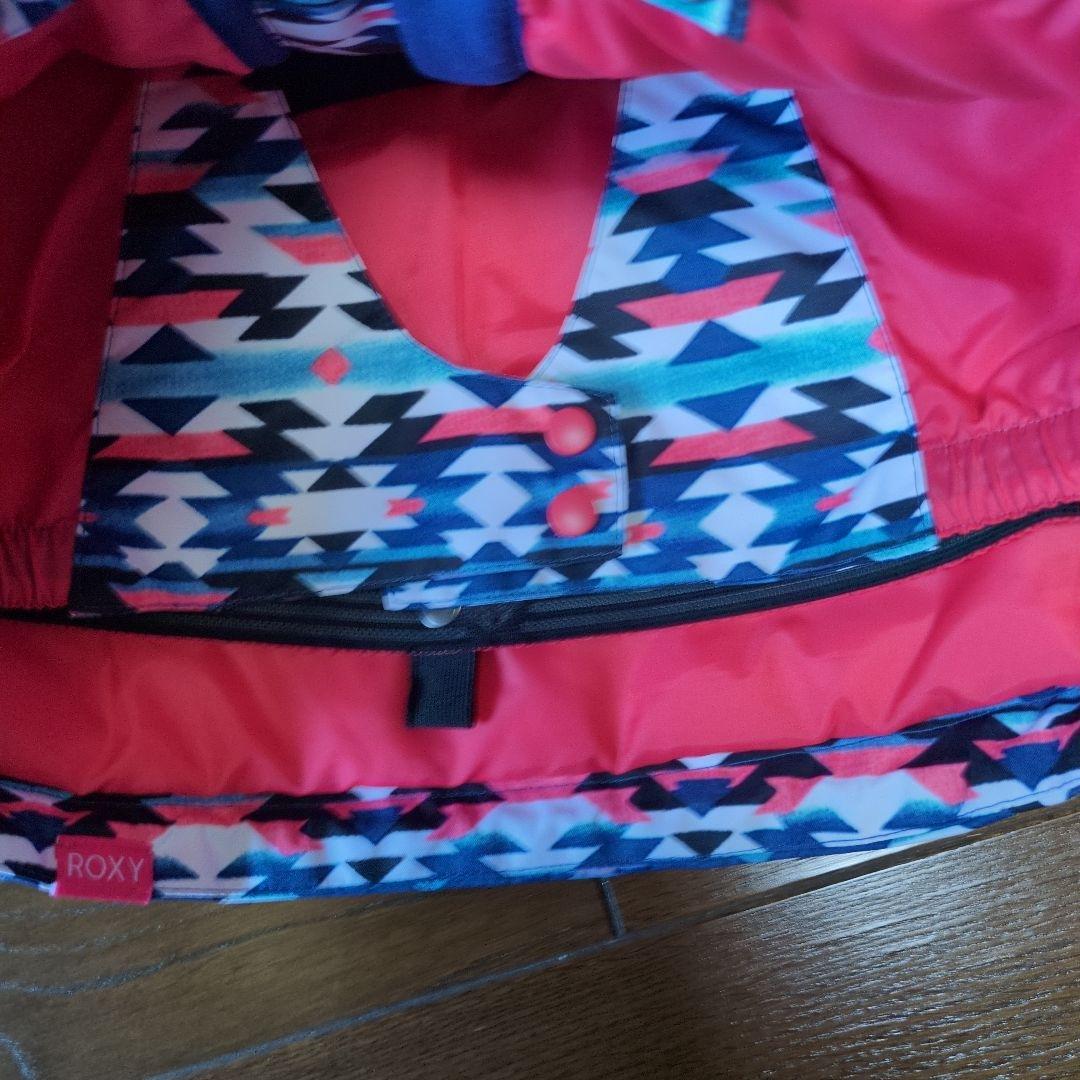 【美品】ROXY　スノボウェア　上下セット　Ｓ　総柄　　 ジオメトリック　ピンク