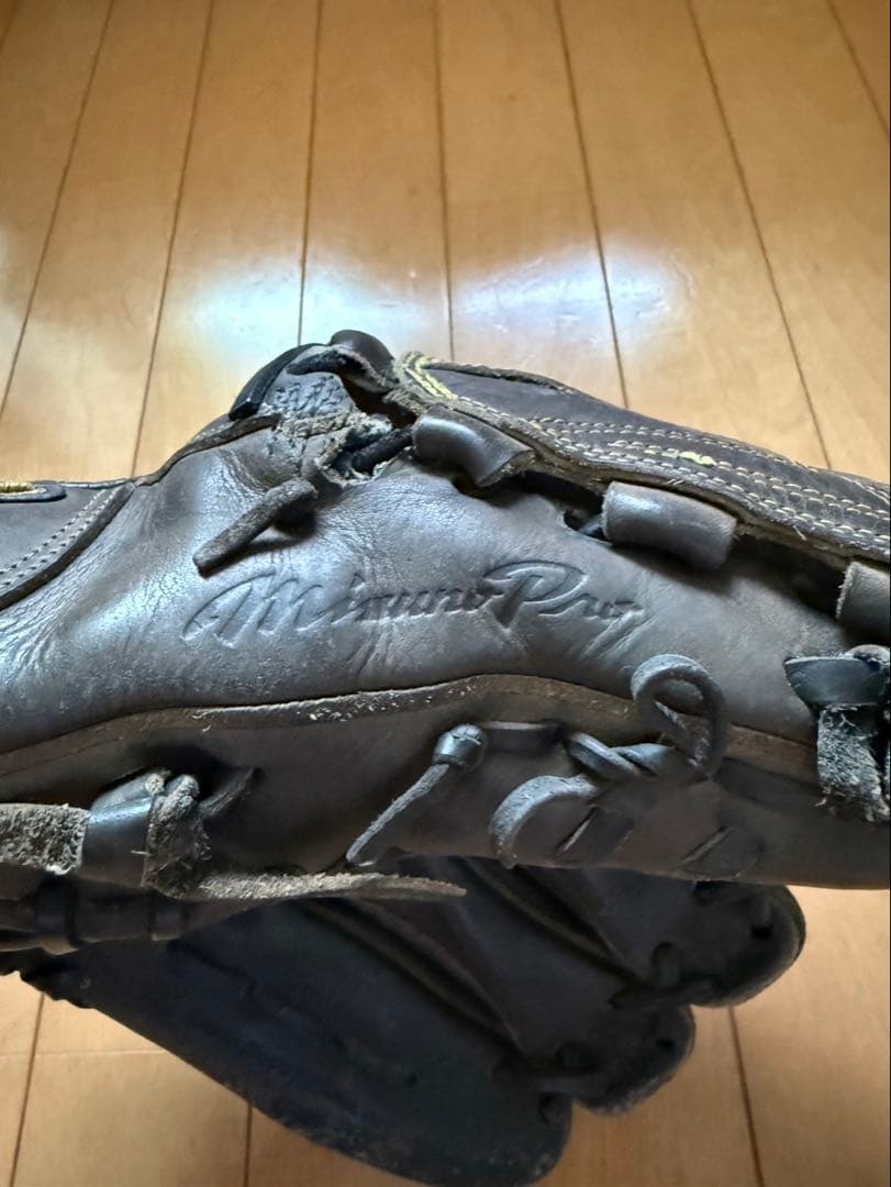 ミズノプロ　硬式投手用グラブ　グローブ　黒