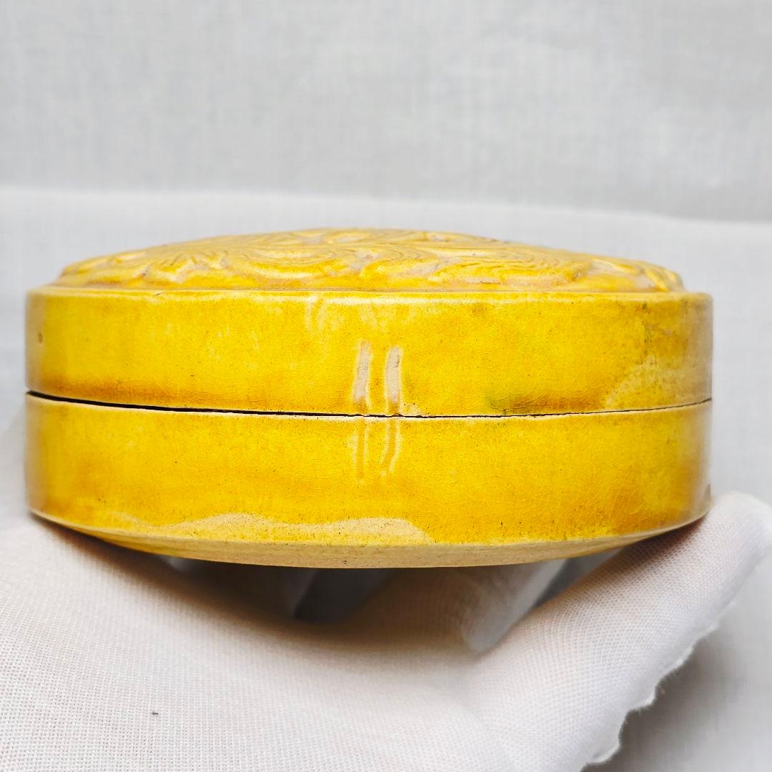 ​必見美品 中国古美術 古磁 遼三彩 赤峰窯 貼花紋 香合 粉盒 希少品