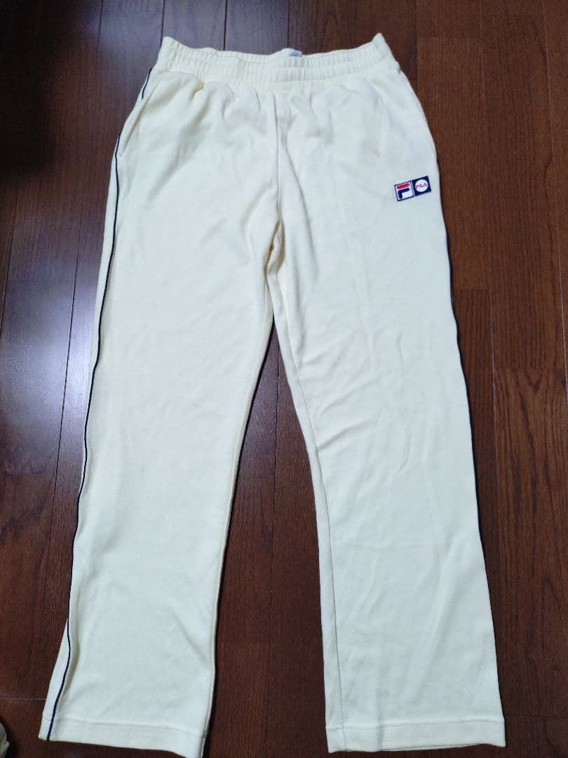 FILA ジャケットとパンツ セット クリーム色