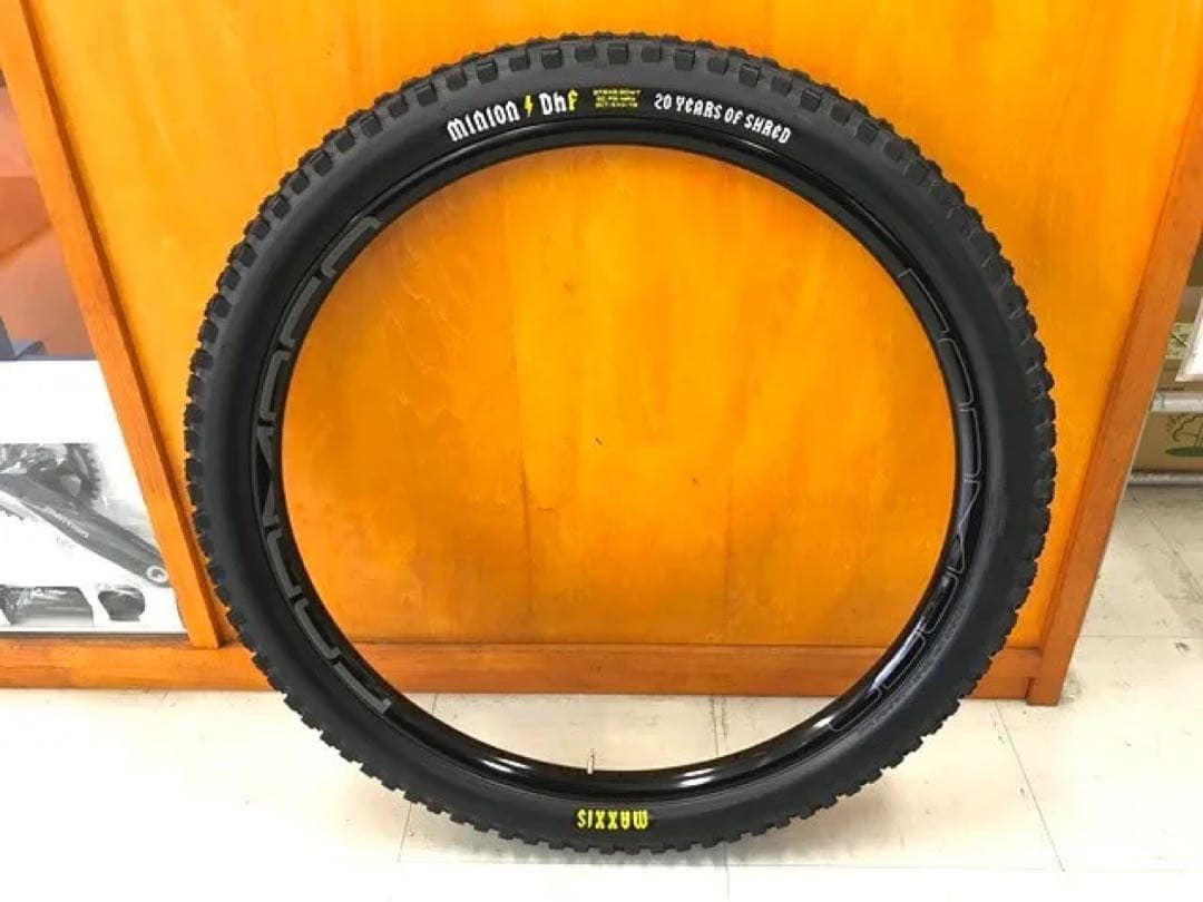 希少 限定モデル MAXXIS minion Dhf 27.5 x 2.50WT