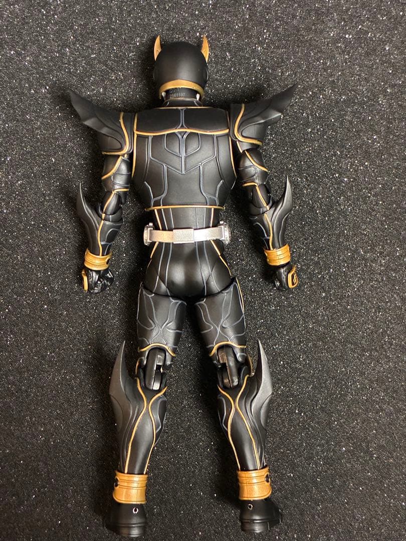 S.H.Figuarts 真骨頂製法 仮面ライダークウガ アルティメットフォーム